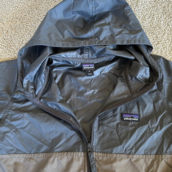 NWOT PATAGONIA KIDS SZ M WINDBREAKER - Picture 2 of 8